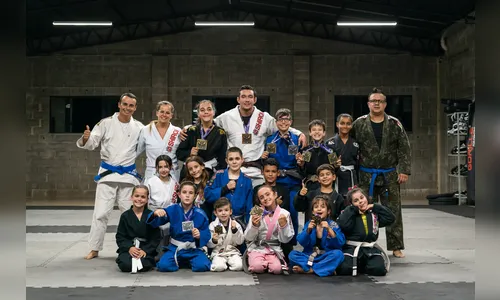 Equipe apucaranense de jiu-jitsu conquista 15 medalhas em Maringá