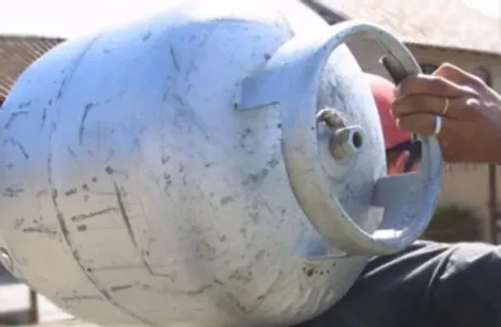 Homem carregava botijão por volta das 2 horas da madrugada