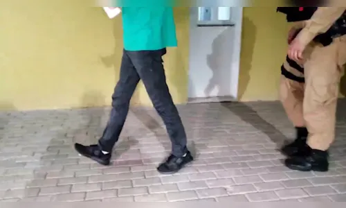 Homem é espancado suspeito de tentar aliciar garoto de 14 anos