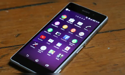 Filho leva mulher para casa e suspeita furta celular da mãe dele