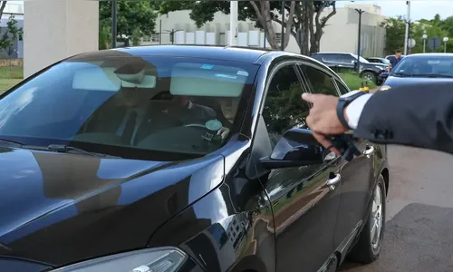 Saiba quais medidas cautelares que Mauro Cid pode ter descumprido