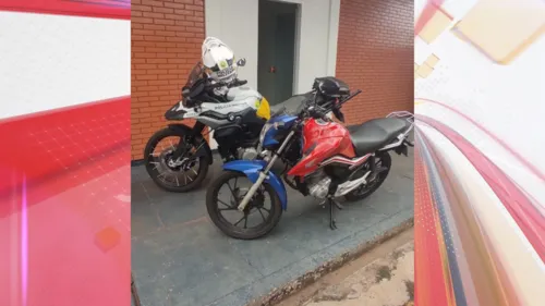 Motocicleta foi apreendida pela PM