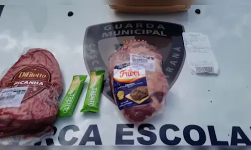 Mulher é presa após furtar duas peças de picanha em supermercado