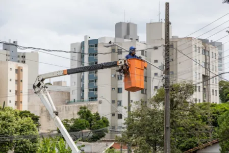 Novas luminárias são instaladas nos bairros da ciadade