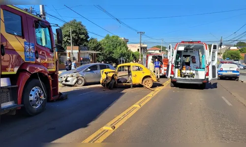 Motorista sofre fratura no fêmur após colisão frontal no Paraná
