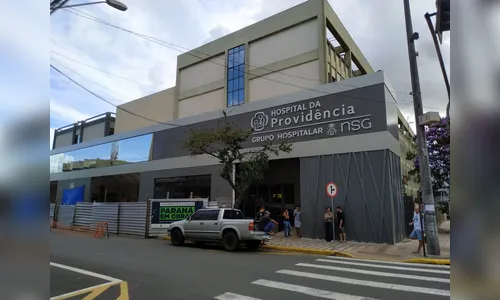 Motociclista de 54 anos sofre fratura na perna após acidente