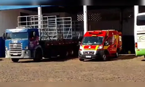 Mecânico recém-contratado morre ao ser atingido por caminhão no PR