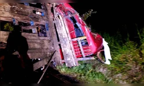 Moradores de Marilândia do Sul morrem em acidente na PR-082 em Rosário