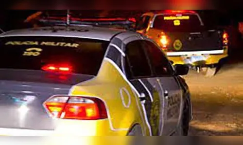 Dois veículos são apreendidos pela PM de Faxinal com irregularidades