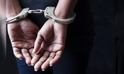 Mulher é presa por tráfico de drogas em Arapongas