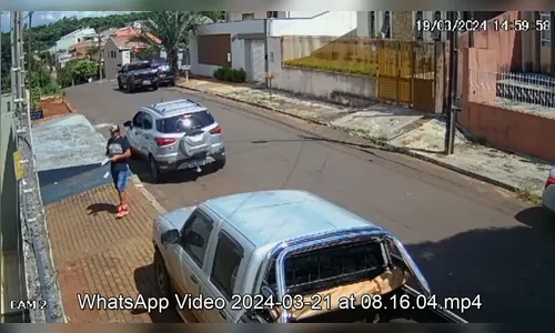 VÍDEO: câmera flagra momento em que Frontier bate em carro e foge