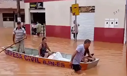 Defesa Civil socorre vítimas de chuvas que atingem o Sudeste