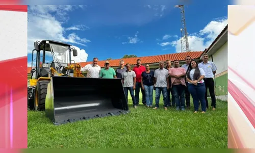 Prefeitura adquire nova pá carregadeira para atendimento da população