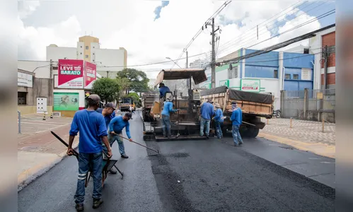 Chuva adia conclusão de recape na Rua Nagib Daher