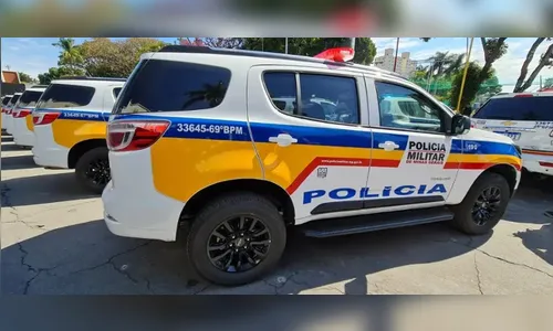 Cachorro se alimenta de corpo de casal morto a tiros dentro de casa