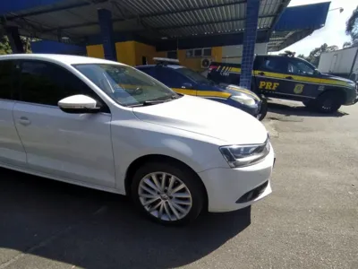 Os adolescentes ocupavam um Volkswagen Jetta