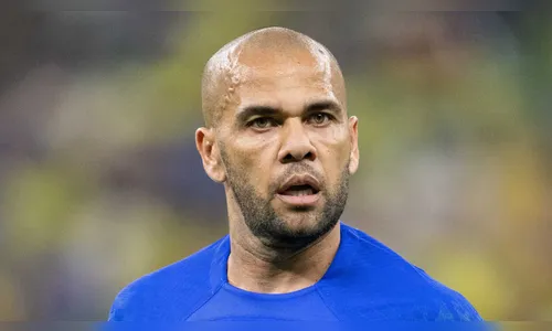 Daniel Alves ganha liberdade provisória sob pagamento de fiança