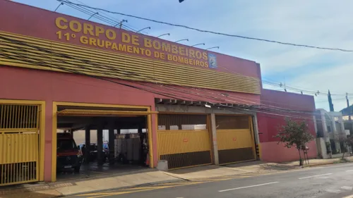 Sede dos bombeiros, na Rua Ponta Grossa