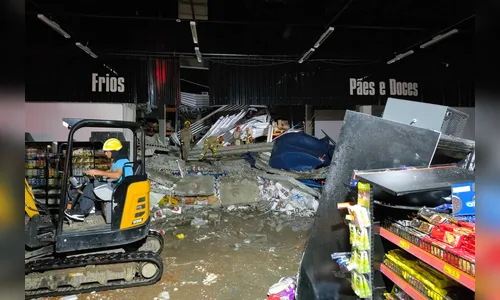 Mercado que desabou no PR não tinha projeto contra incêndio aprovado