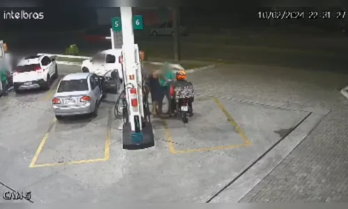 Frentista desmaia após levar soco de cliente em posto de combustíveis