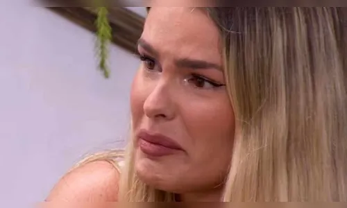 Chorando, Yasmin implora por Paredão: 
