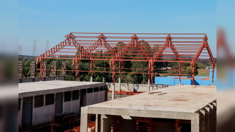 Escola Carlos Scarpelini: obra parada em Apucarana