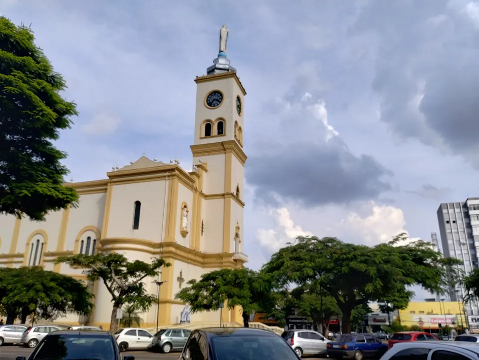 A mínima estará em 20°C