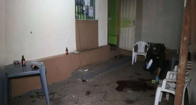 A tentativa de homicídio ocorreu por volta da meia-noite em um bar