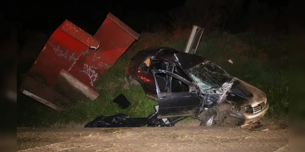 Acidente aconteceu na madrugada desta segunda (08)