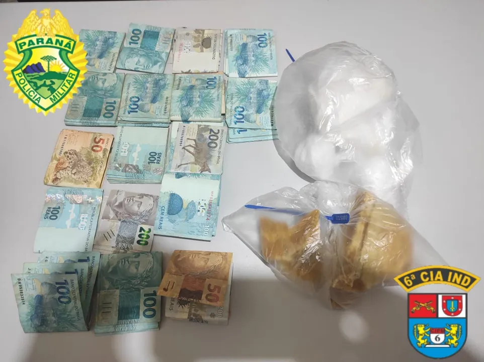 Drogas e dinheiro apreendidos na ação policial
