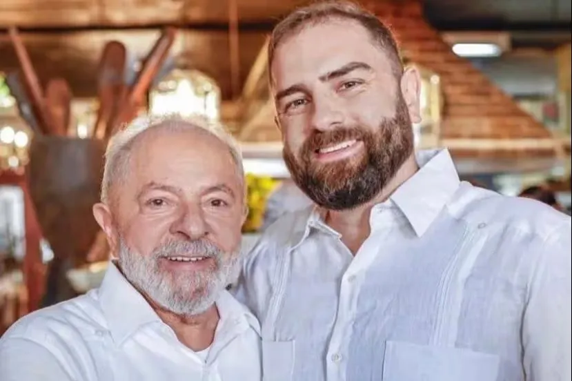 Lula e o filho, Luís Cláudio Lula da Silva, de 39 anos
