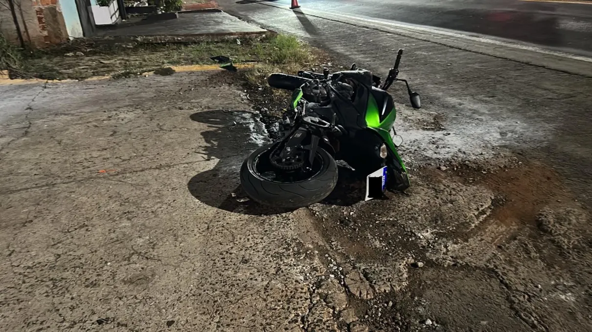 Motociclista ficou ferido após batida em Jandaia do Sul