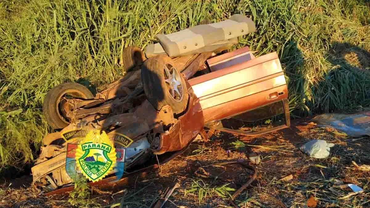 Motorista e passageira do Santana se feriram gravemente