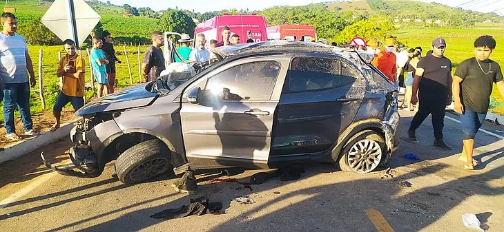 O acidente ocorreu nas primeiras horas da manhã desta sexta-feira (26)