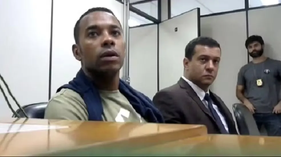 Robinho na audiência de custódia na Polícia Federal, em Santos