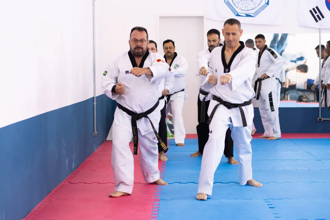 Seminário Nacional de Taekwondo reuniu dezenas de atletas em Curitiba