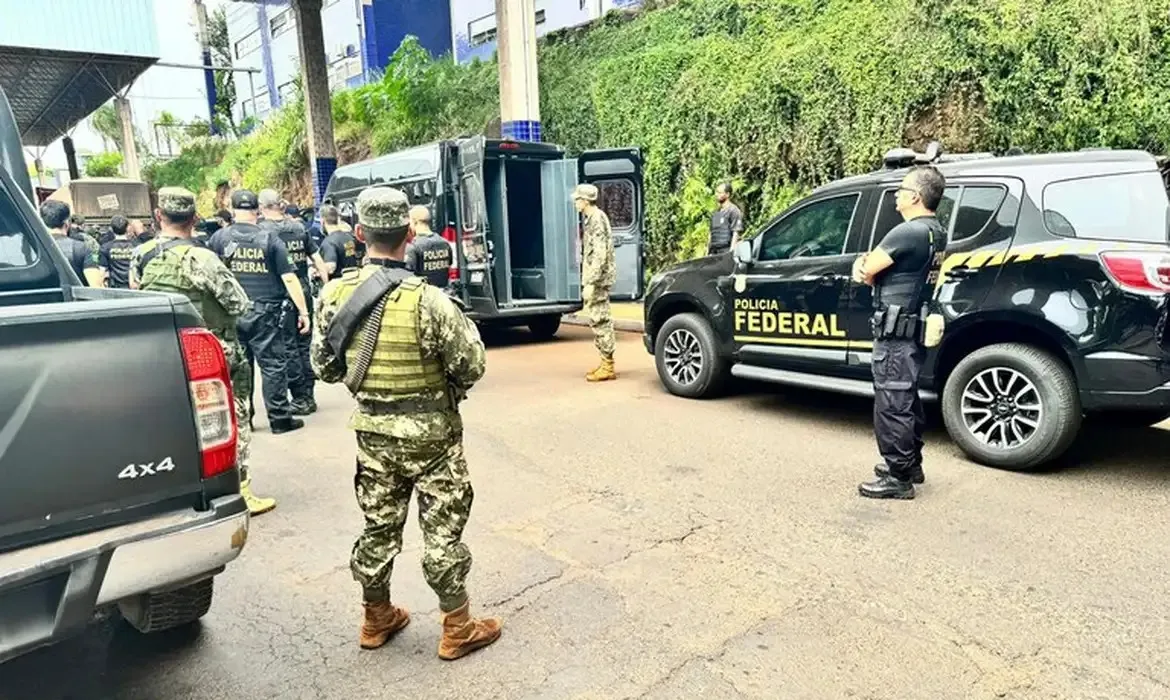 Transferência exigiu reforço do policiamento e presença de equipes especializadas