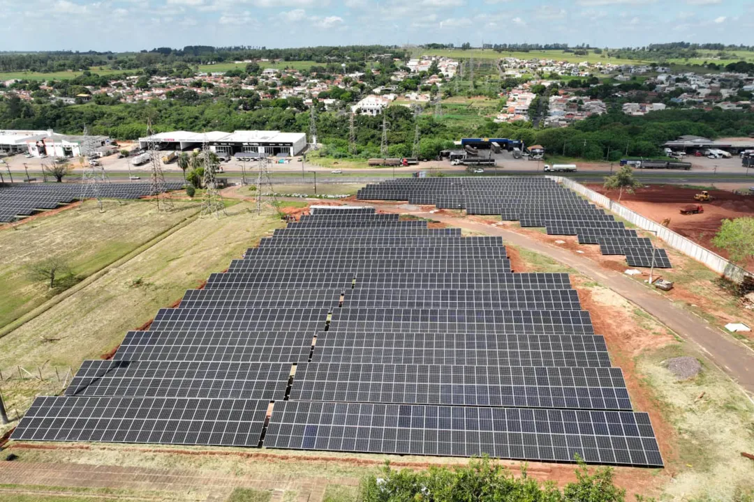 Usina fotovoltaica em Umuarama.
Foto: Copel
Usina fotovoltaica em Umuarama.
Foto: Copel
Usina fotovoltaica em Umuarama