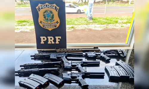 PRF prende homem com carabinas, espingarda e cocaína no Paraná