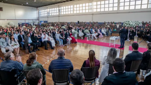 A cerimônia será realizada no dia 11 de maio, às 16 horas, no Centro Cultural Fênix