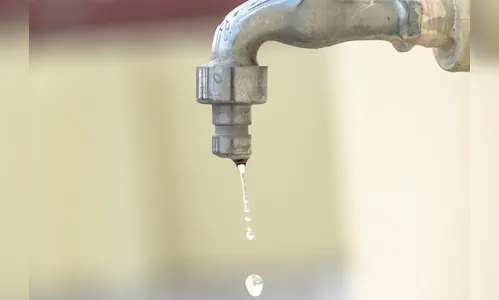 Rompimento de adutora afeta abastecimento de água em Grandes Rios