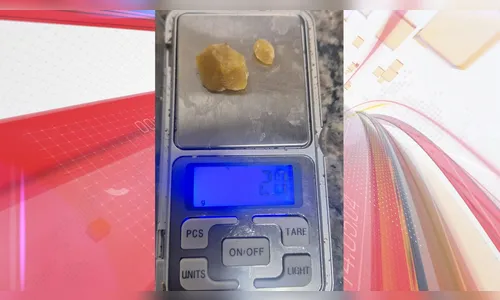 Rocam prende mulher por tráfico de drogas na área central de Apucarana