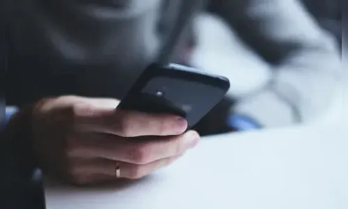 Homem perde R$ 1,7 mil no golpe do nudes em Borrazópolis