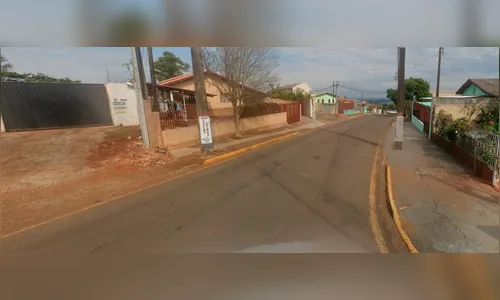 Peugeot 307 pega fogo e mobiliza Corpo de Bombeiros em Apucarana