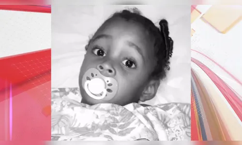 Menina de 2 anos morre eletrocutada enquanto brincava em casa