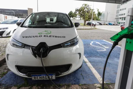 Apenas em março, foram 789 carros elétricos comprados  no Estado