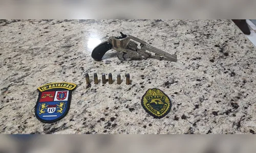 Arma de fogo é apreendida após homem ameaçar vizinho em Apucarana
