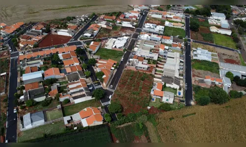 Prefeitura de Cambira realiza obras de asfaltamento no 'Jardim Beleze'