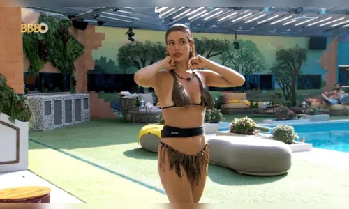 BBB: Beatriz usa cascas de banana como biquíni e casa recebe punição