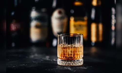 Gerente de supermercado chama PM após homem furtar whisky em Apucarana